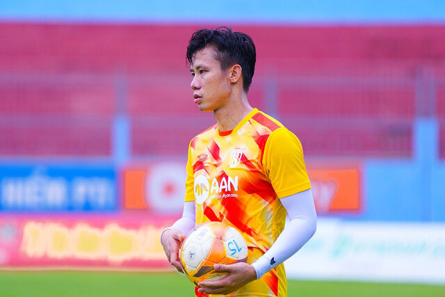 Quế Ngọc Hải với mức lương khủng tại CLB Bình Dương Quế Ngọc Hải với mức lương khủng tại CLB Bình Dương