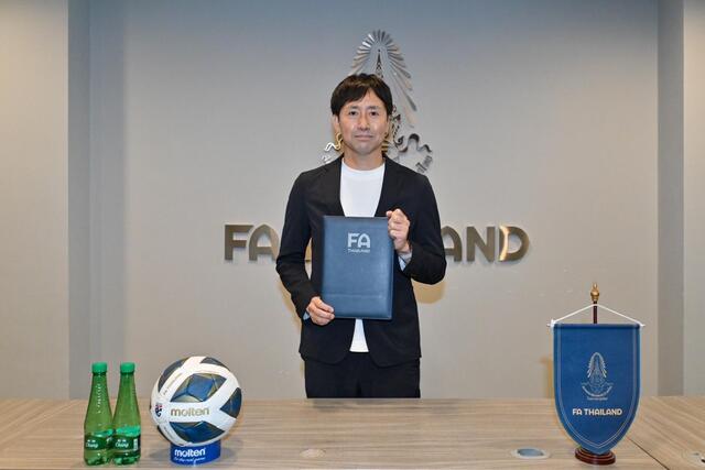 Takayuki Nishigaya đã được bổ nhiệm làm huấn luyện viên mới của đội tuyển U23 Thái Lan Takayuki Nishigaya đã được bổ nhiệm làm huấn luyện viên mới của đội tuyển U23 Thái Lan