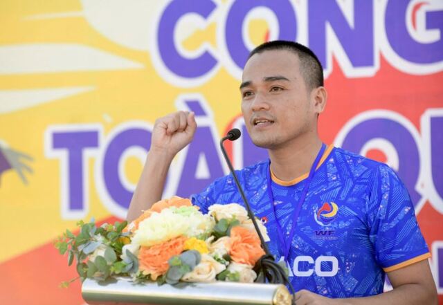 Trọng tài trưởng của một giải đấu sẽ là người đọc lời tuyên thệ Trọng tài trưởng của một giải đấu sẽ là người đọc lời tuyên thệ