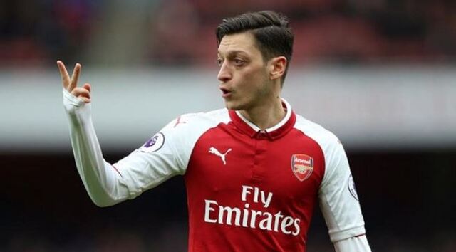 Mặc dù chơi giỏi nhưng không phải mọi thứ đến với cầu thủ Ozil lúc nào cũng màu hồng