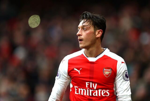 Ozil được bán từ câu lạc bộ Real đến Arsenal