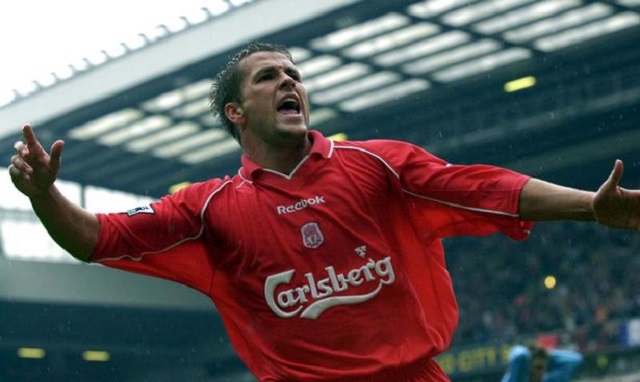 OWEN thi đấu cho đội bóng Liverpool