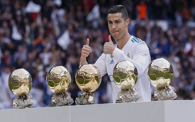 Ronaldo - 5 lần đạt danh hiệu quả bóng vàng Ronaldo - 5 lần đạt danh hiệu quả bóng vàng