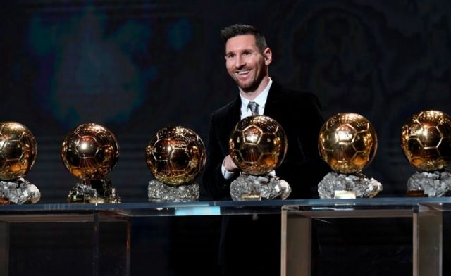 Quảng bóng vàng 2023 được trao cho Messi tại nhà hát Theatre du Chatele tai Paris, Pháp