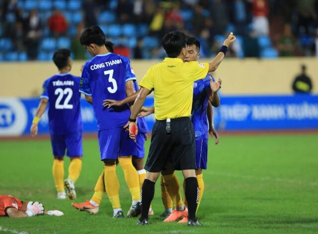 Liên đoàn bóng đá Việt Nam VFF có tổ chức khóa đào tạo trọng tài bóng đá Liên đoàn bóng đá Việt Nam VFF có tổ chức khóa đào tạo trọng tài bóng đá
