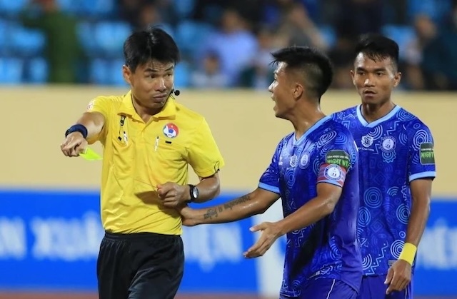 Làm trọng tài bóng đá lương bao nhiêu? Nghề trọng tài ở Việt Nam
