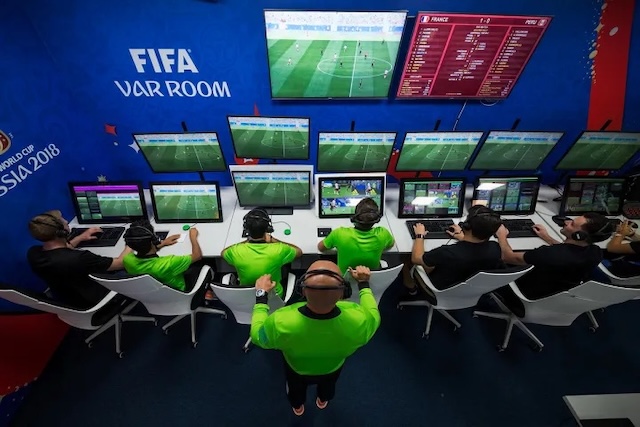 Cơ chế hoạt động của VAR như thế nào?