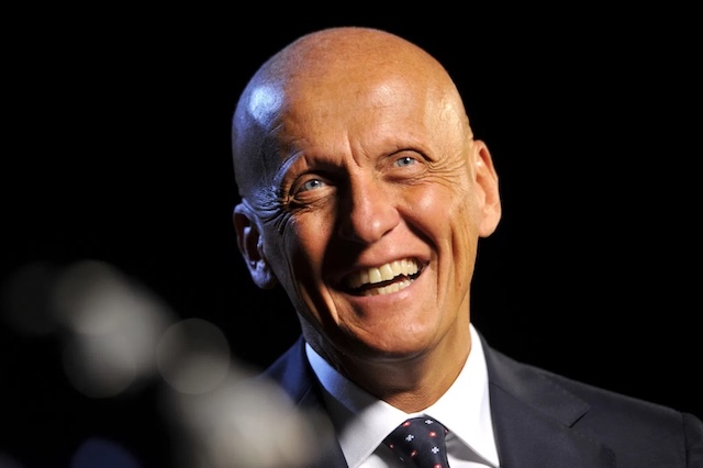 Tiểu sử huyền thoại cầm còi Pierluigi Collina Tiểu sử huyền thoại cầm còi Pierluigi Collina