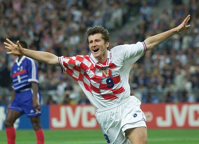 Davor Šuker dẫn dắt thế hệ vàng Croatia, giành danh hiệu vua phá lưới World Cup 1998 và là chân sút vĩ đại nhất đội tuyển. Davor Šuker dẫn dắt thế hệ vàng Croatia, giành danh hiệu vua phá lưới World Cup 1998 và là chân sút vĩ đại nhất đội tuyển.