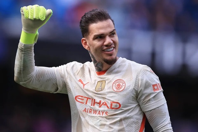Ederson (31) vẫn là thủ thành số 1 và được tin tưởng lựa chọn ra sân trong các trận đấu lớn