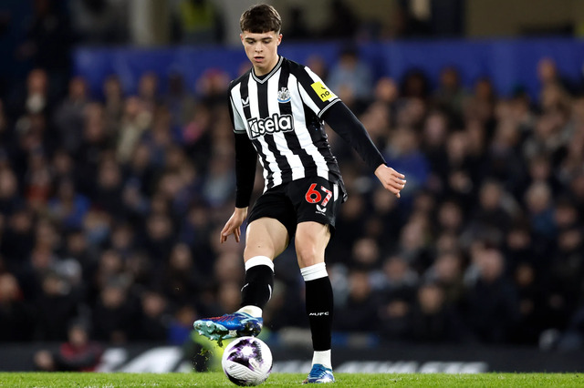 Khi nhắc đến các cầu thủ Newcastle thì không thể bỏ qua Lewis Miley Khi nhắc đến các cầu thủ Newcastle thì không thể bỏ qua Lewis Miley