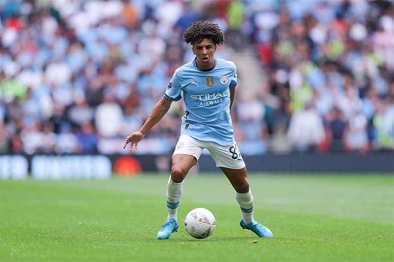 Tiểu sử Rico Lewis – Từ lò Man City đến ngôi sao trẻ nước Anh