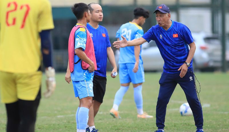 Huấn luyện viên U19 Việt Nam và tương lai